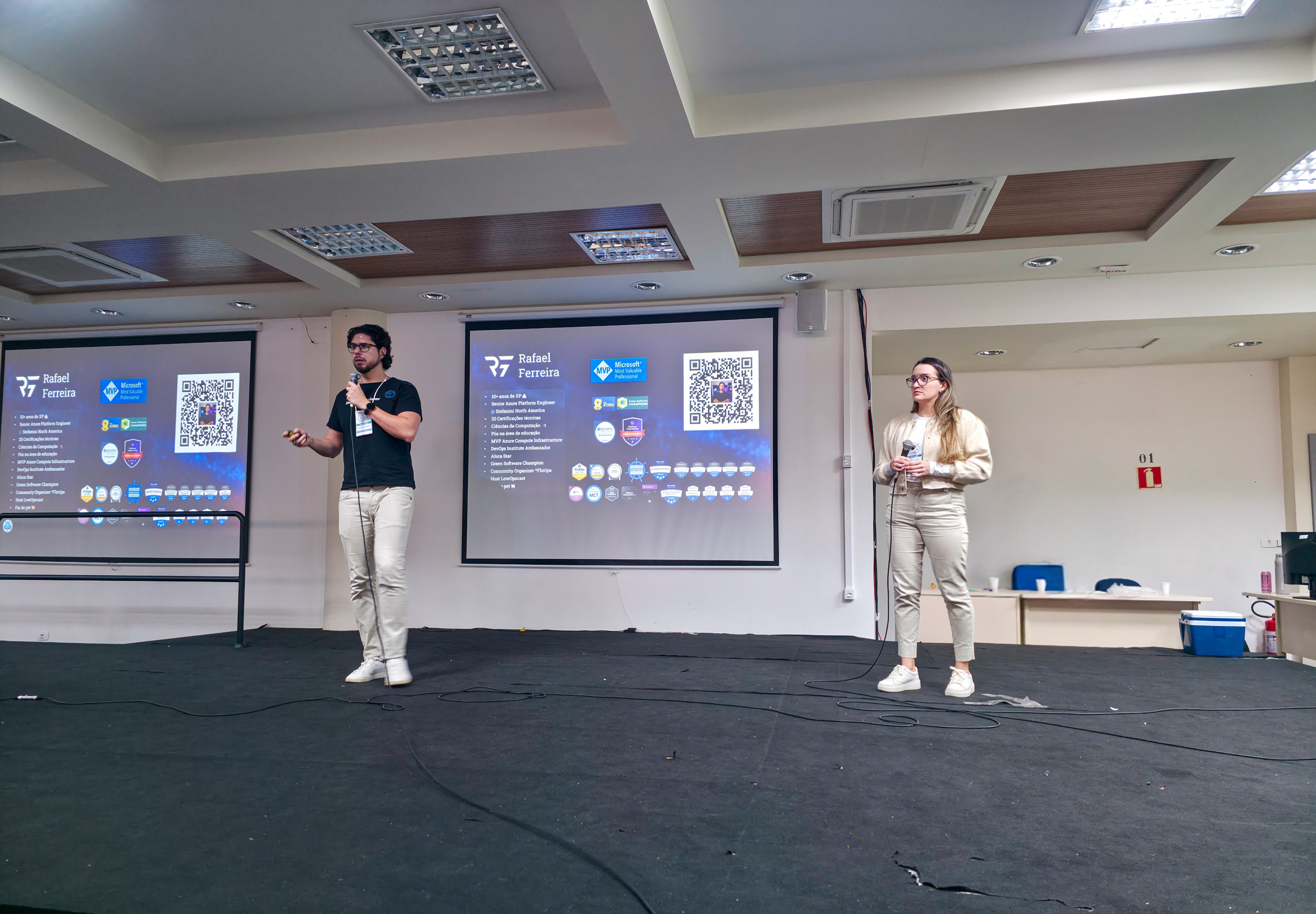Slide com o fluxo de deploy do GitHub para o Azure